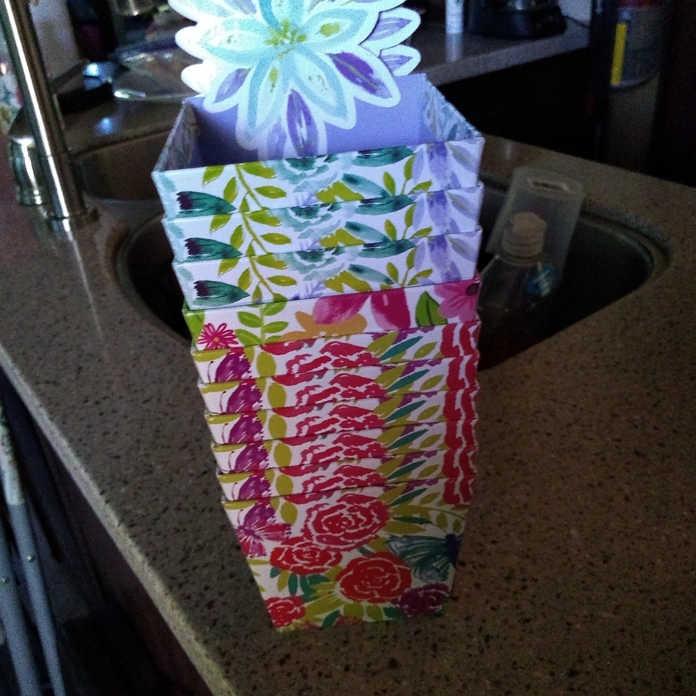 Spring box - Picture 3 of 3